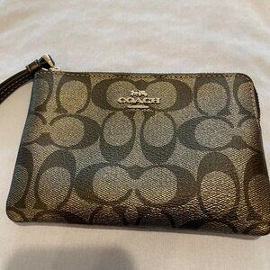 COACH BLACK WRISTLET NEW
